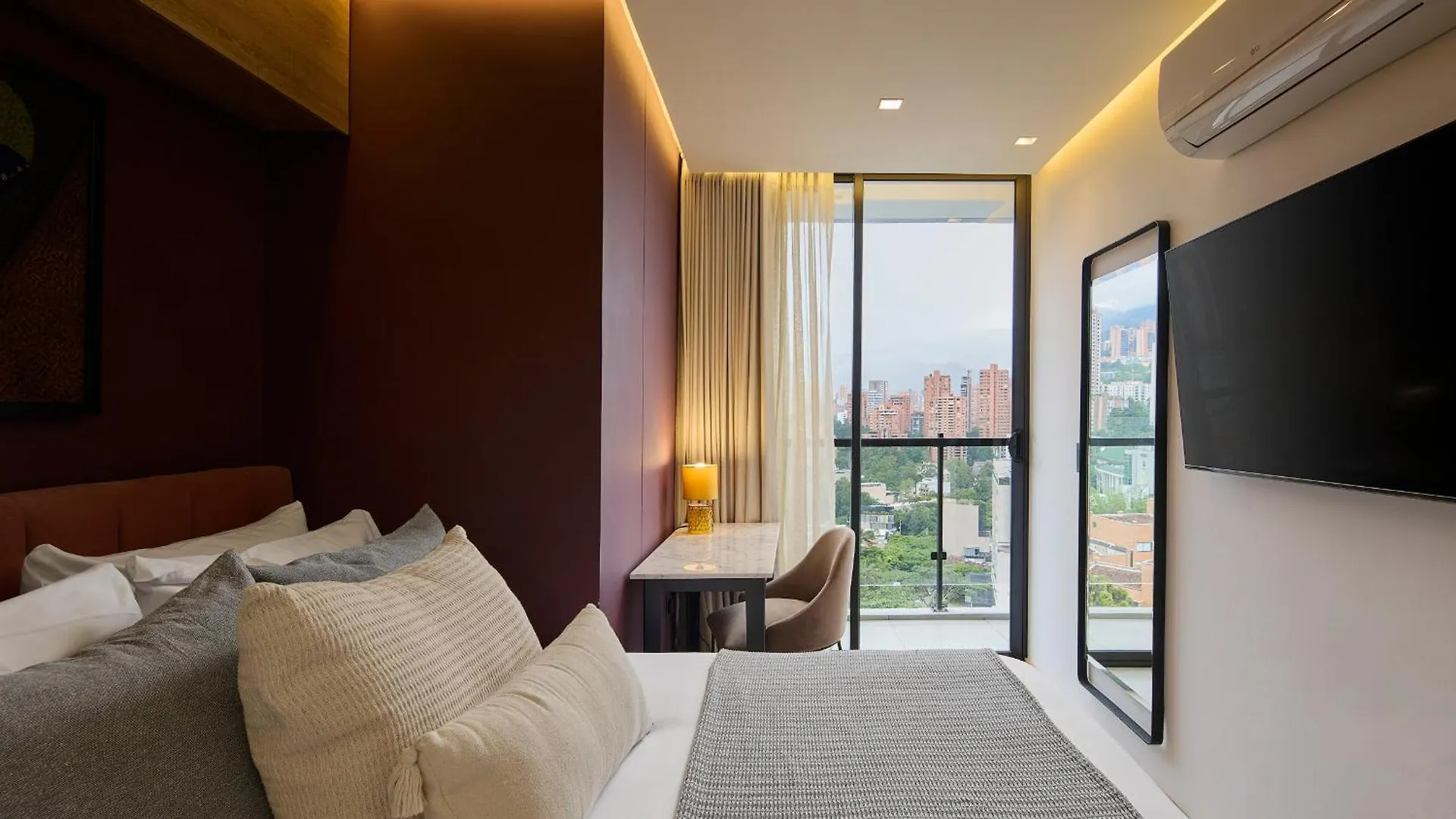 Aparthotel Wake Living Medellín 4*,