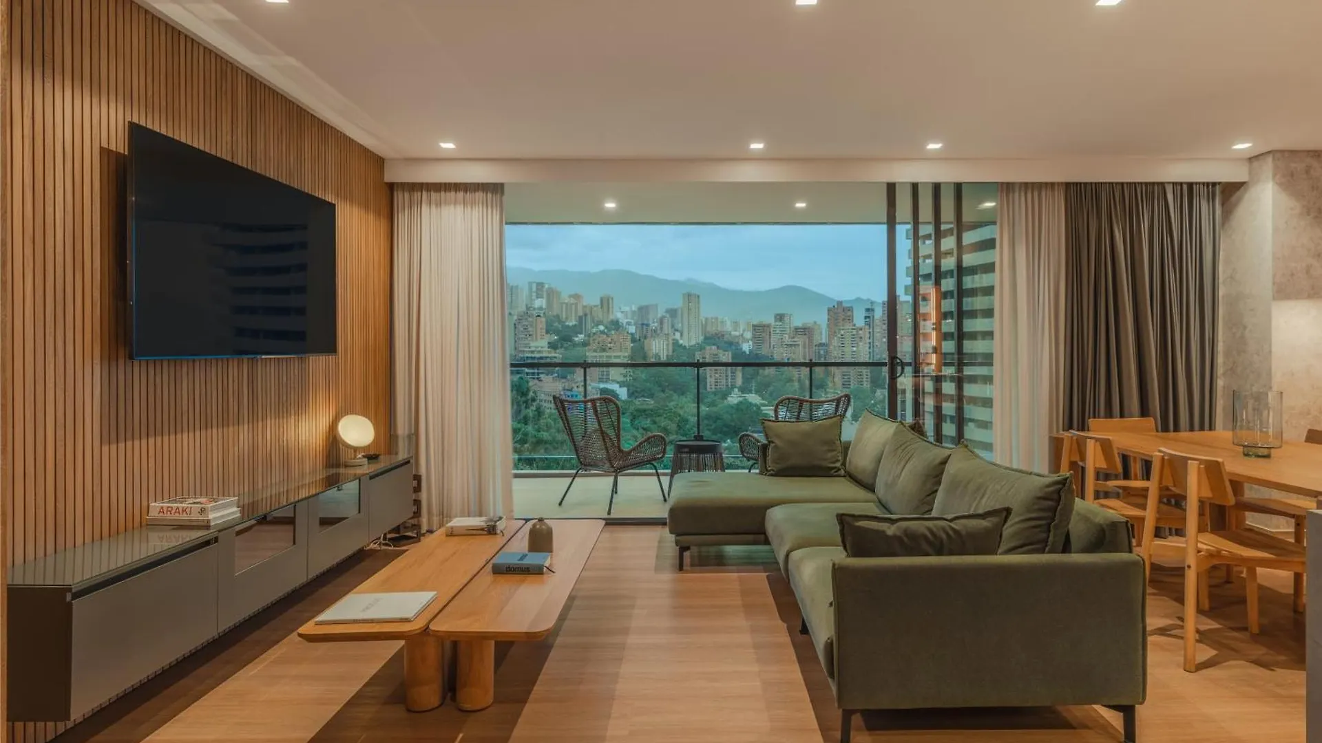 Aparthotel Wake Living Medellín 4*,