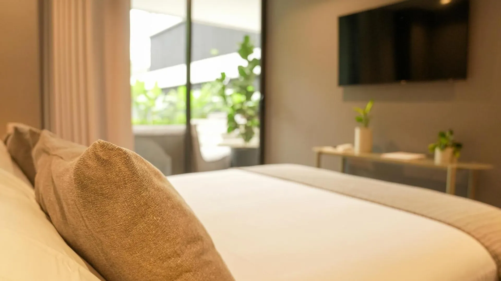 Wake - Branded Residences Medellín Aparthotel