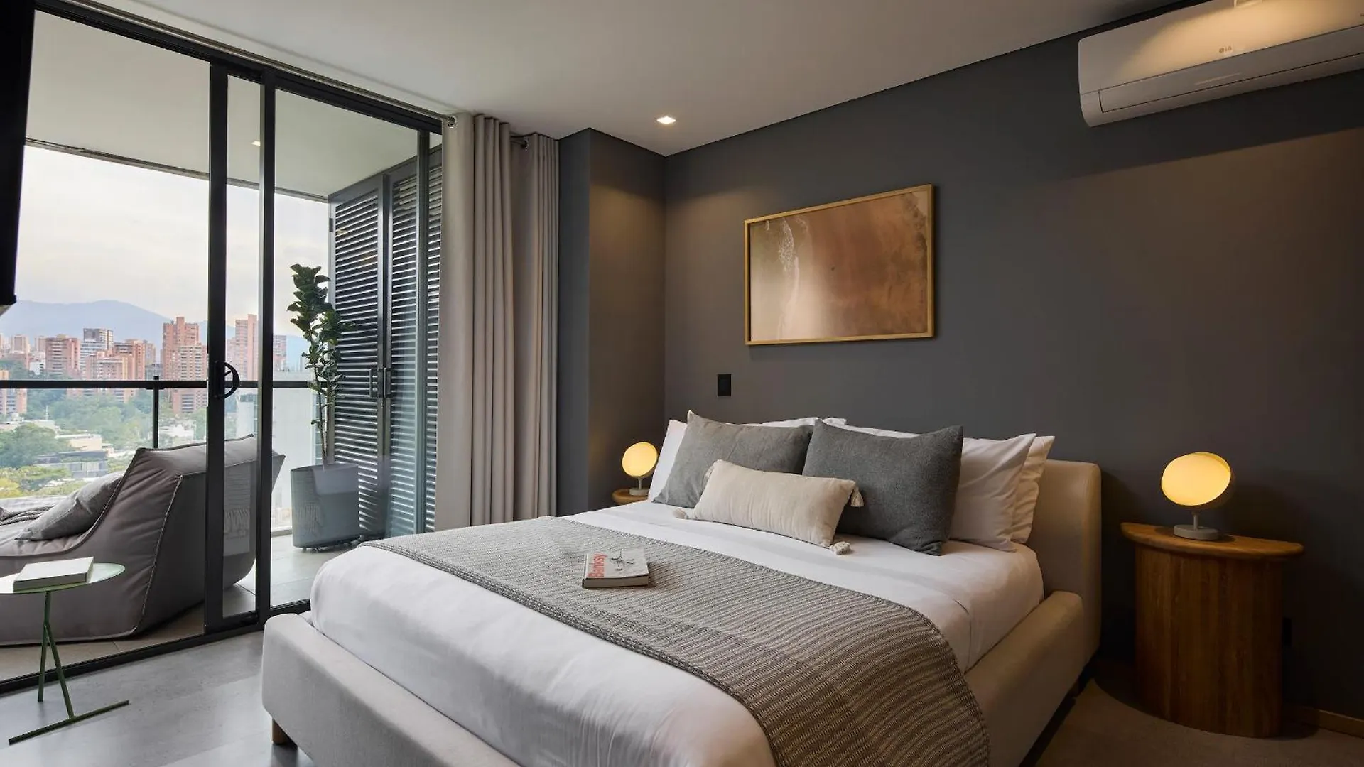 Wake - Branded Residences Medellín 4*,  Colombia
