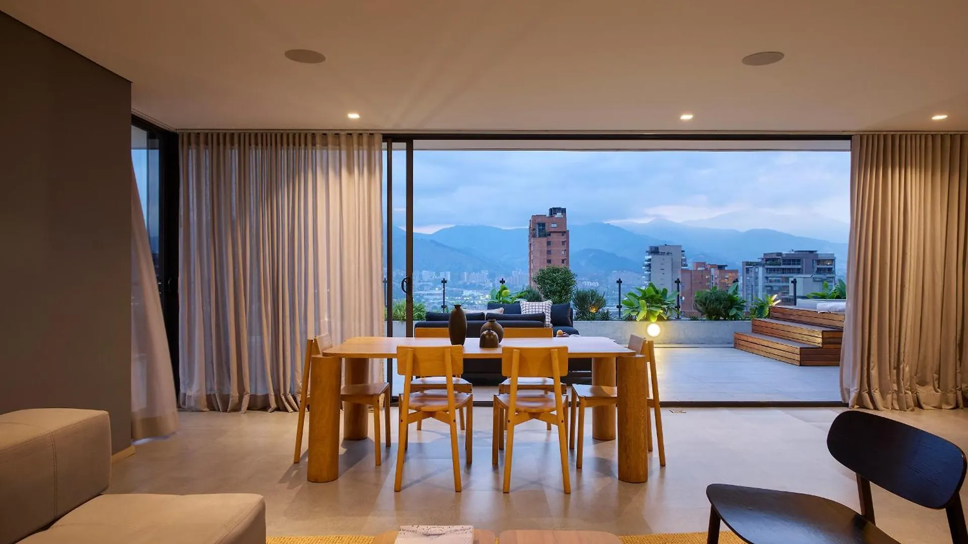 Wake - Branded Residences Medellín Aparthotel