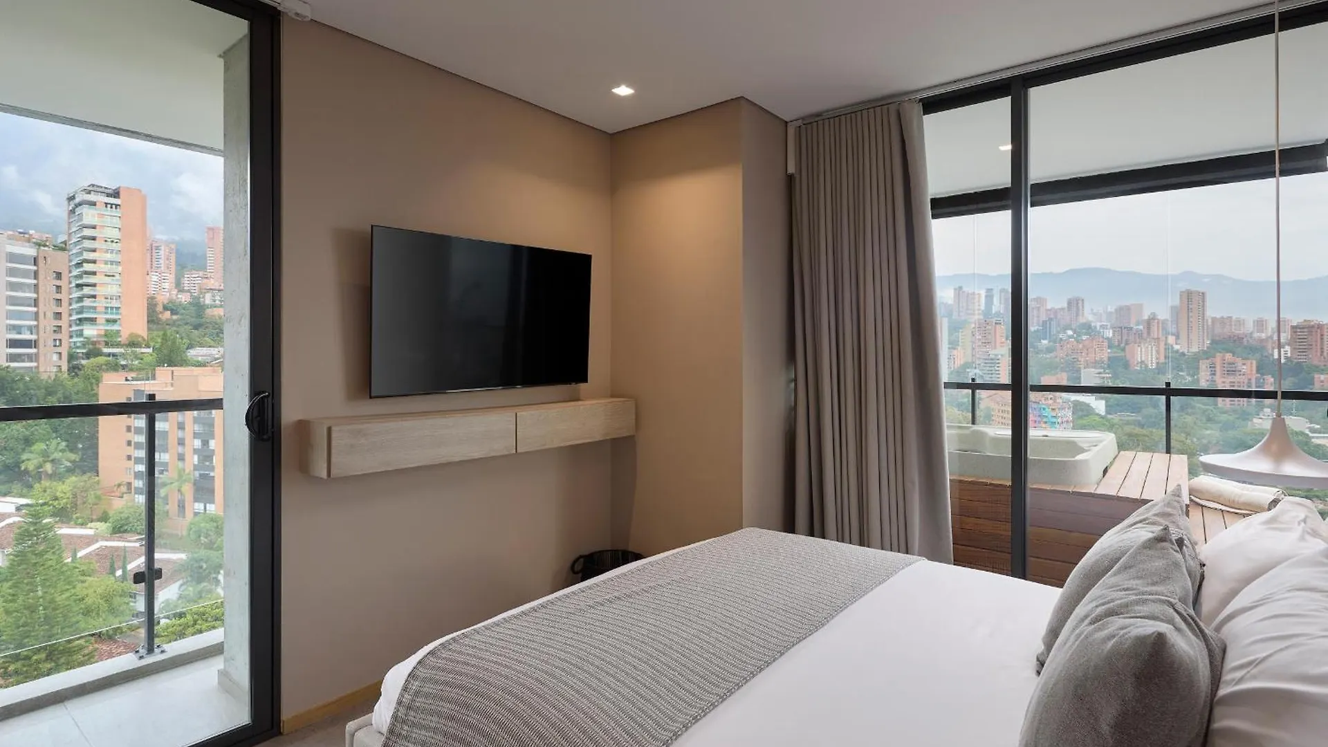 Wake - Branded Residences Medellín 4*,  Colombia