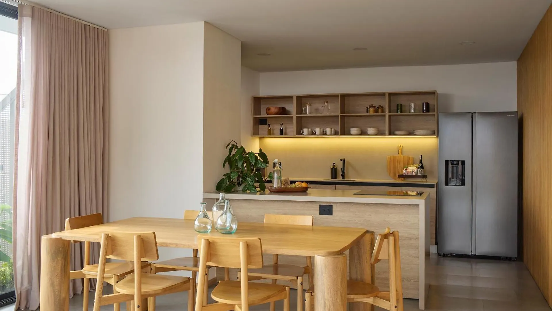 Wake Living Aparthotel Medellin 4*,  Colombia