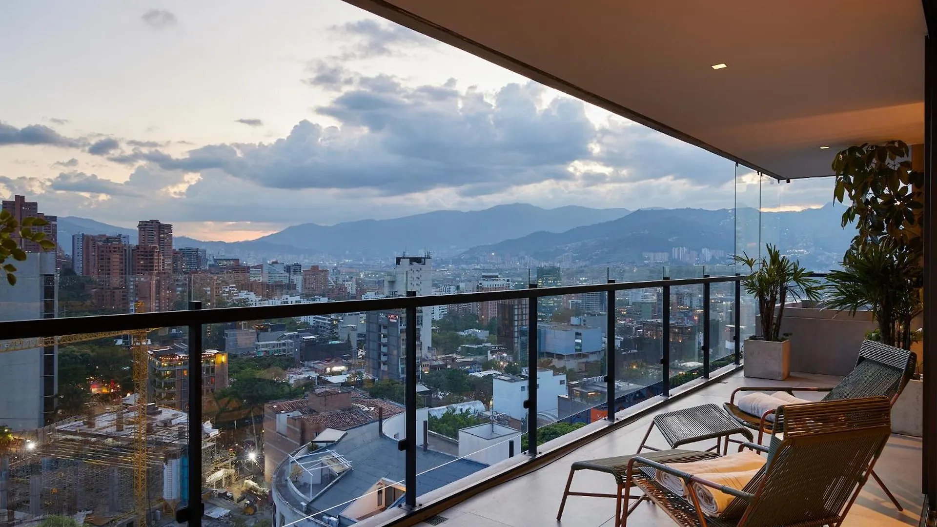 ميديلين Wake - Branded Residences شقة فندقية