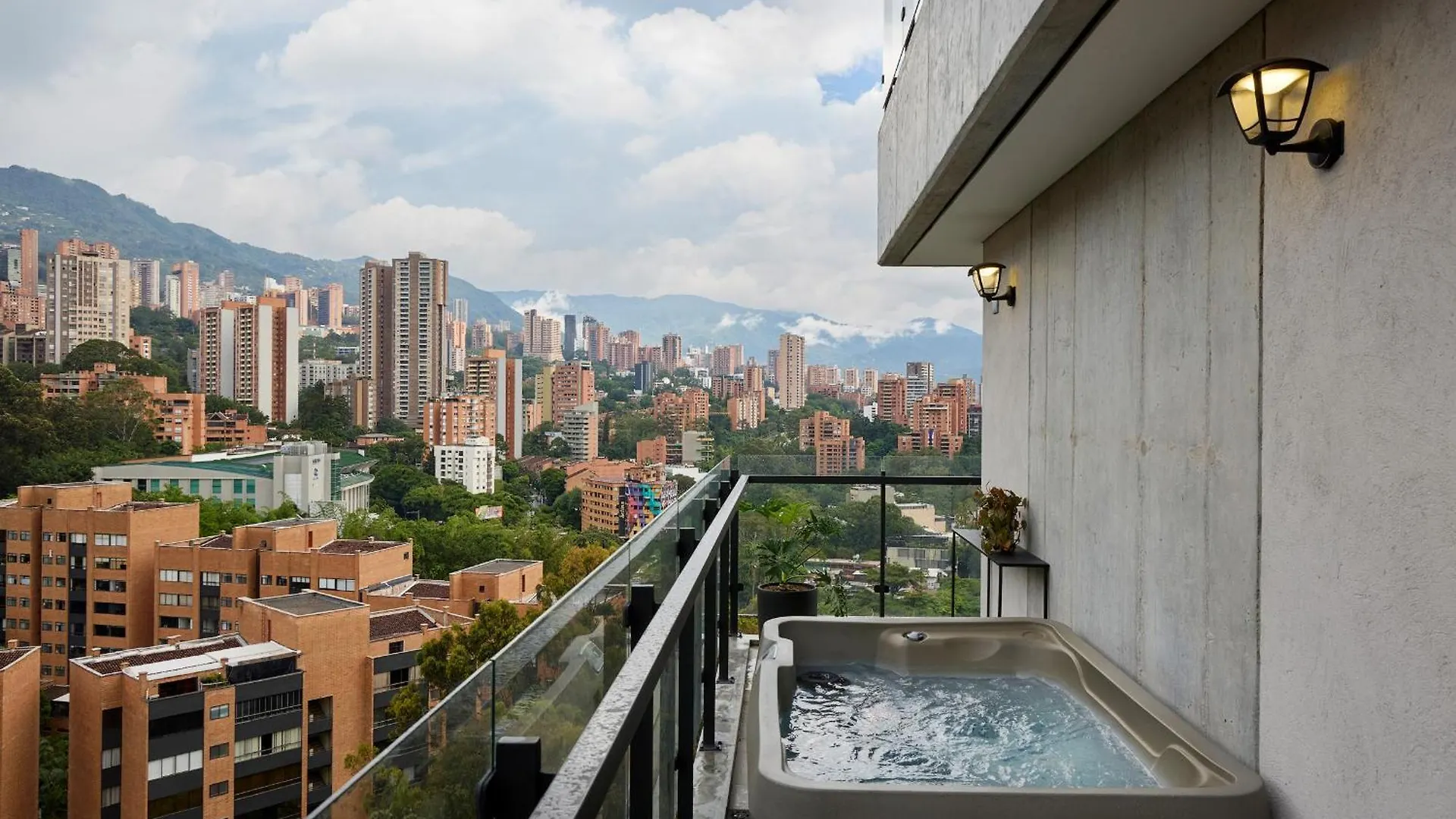 ميديلين Wake - Branded Residences شقة فندقية